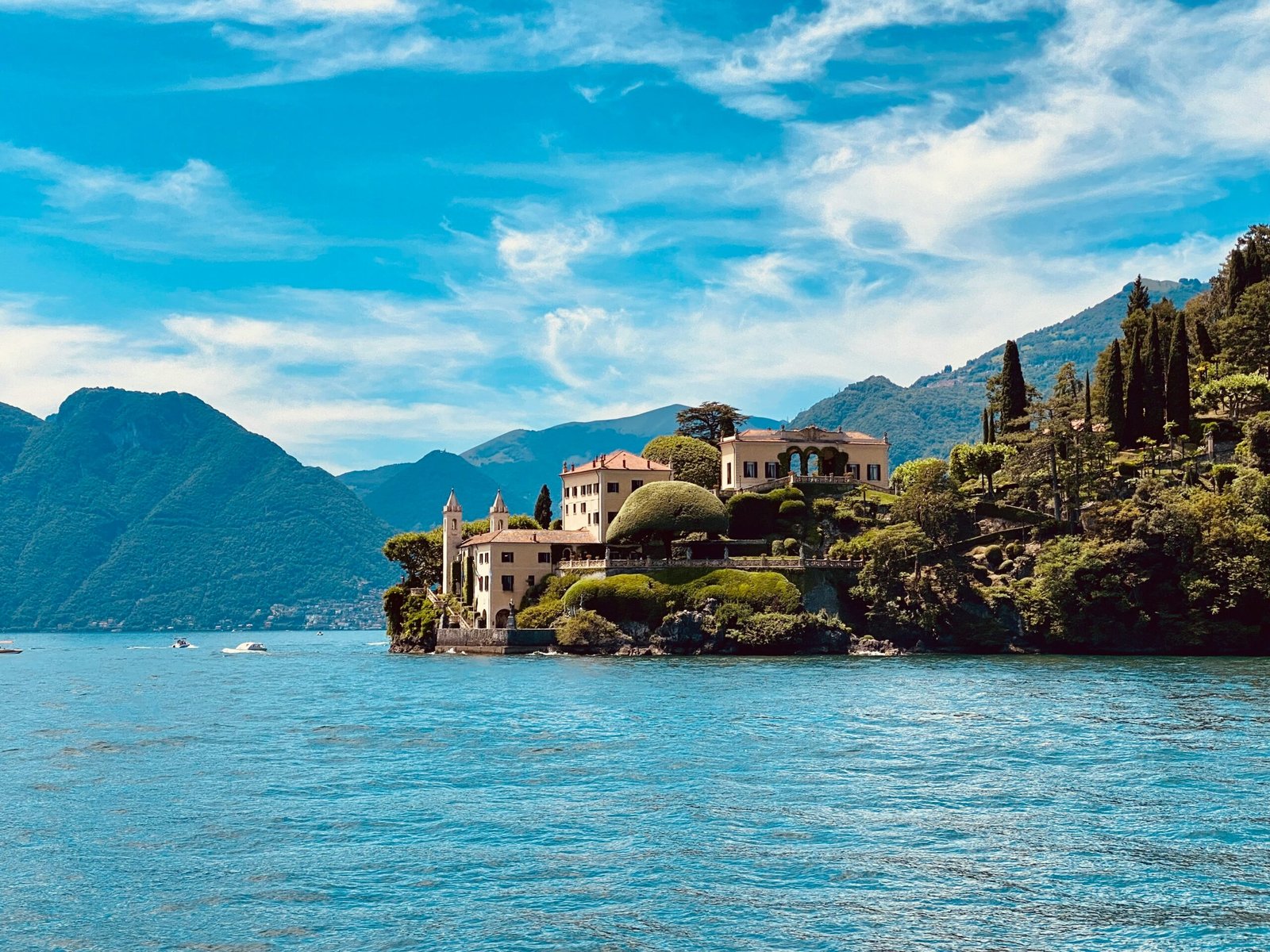 lake Como Discover Unique Destinations (Hotels)